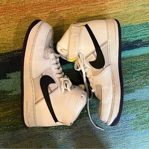 Air Force 1 High ‘07 LV8 Varsity Pack 
CI1117-100